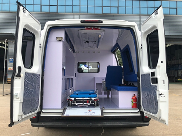 依維柯歐勝救護車